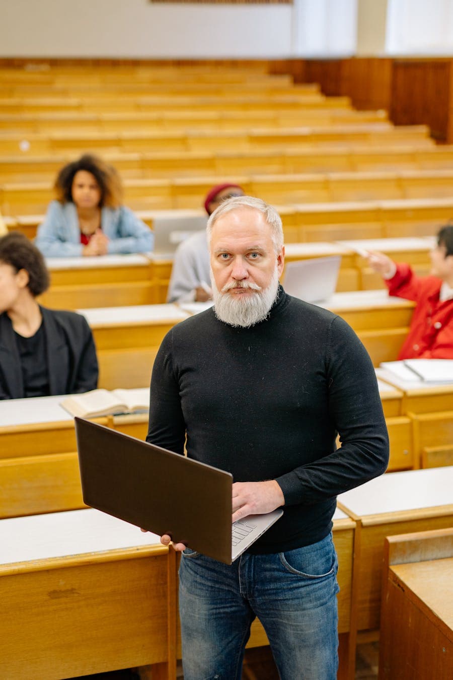 How Teachers Use AI to Create Course Materials Faster